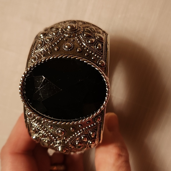 Set of 3 Chunky Statement Bracelets - Picture 3 of 10